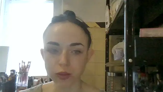 Chatroom XXX en direct de Trinsy_Love