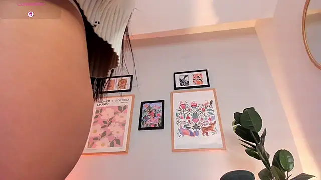 Tiffany_Low: онлайн-секс-чат