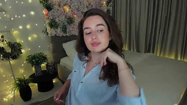 MiracleCurly's Live XXX Chat