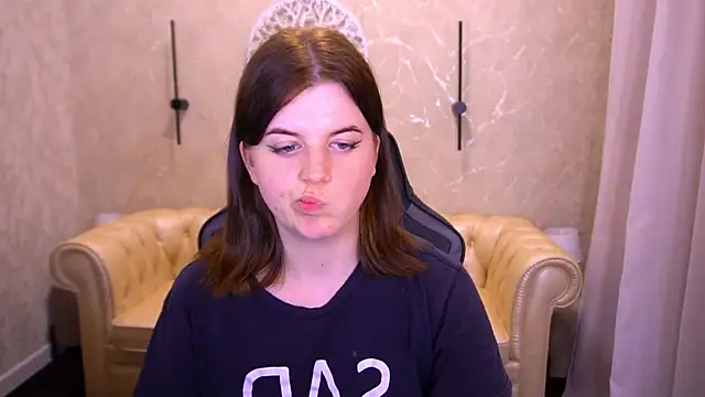 KristiFoxy Adlı Modelin Canlı XXX Sohbeti
