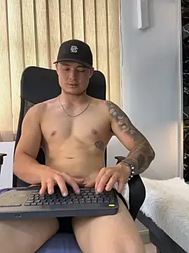 Alexander_ferre Adlı Modelin Canlı XXX Sohbeti