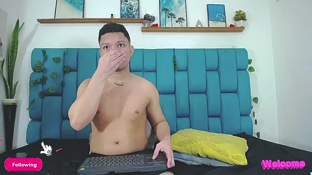 แชท XXX สดของ Dirty3someGuys