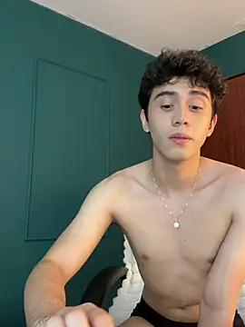 Milan_saint live XXX chat