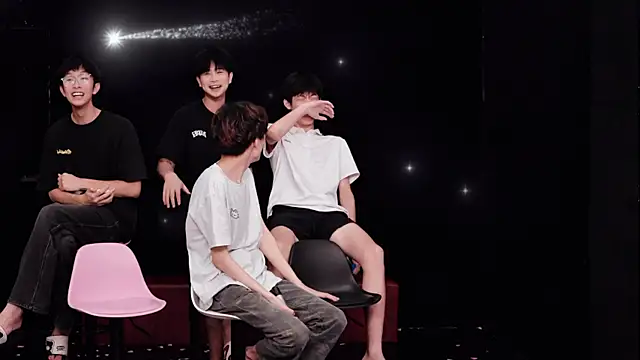 Chenyong123's Live XXX Chat