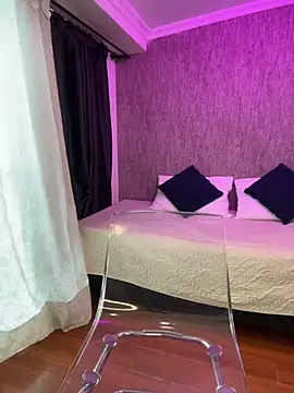 צ'אט XXX בשידור חי של KarinaFlowers_
