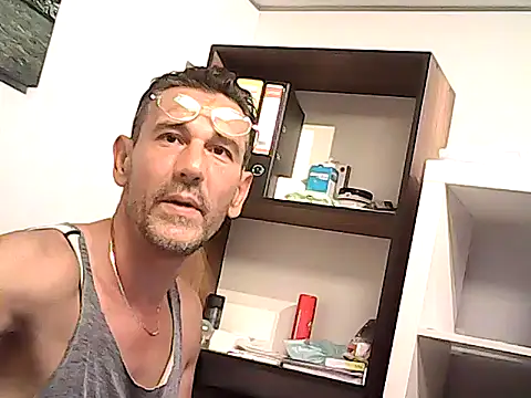 mastercharisma35 Adlı Modelin Canlı XXX Sohbeti