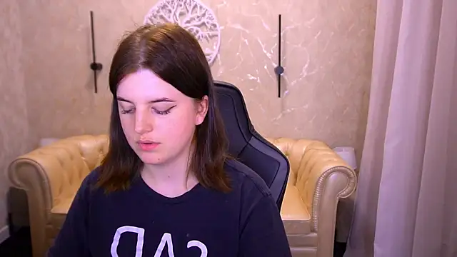 Chat +18 de KristiFoxy ao vivo
