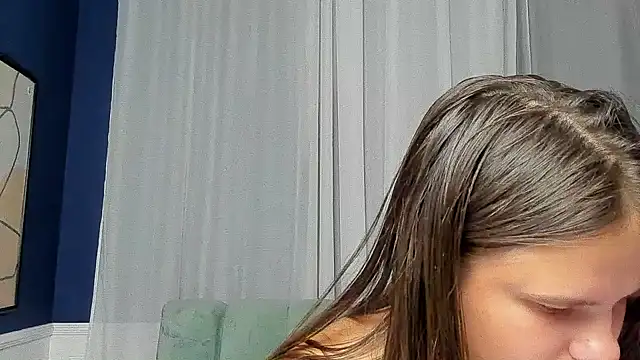 AdeleCruz élő XXX-chatje