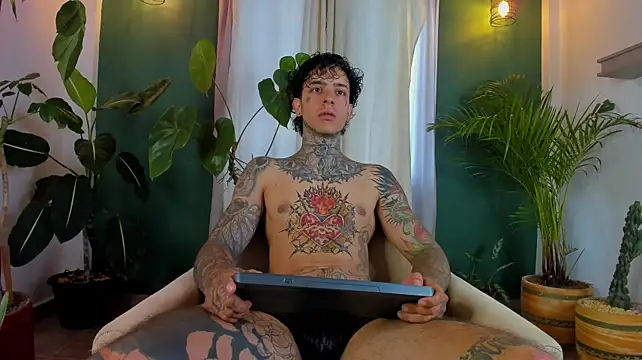 XXX chat uživo modela aron_ford77