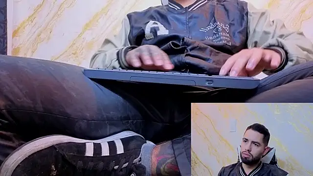 matteosantos Adlı Modelin Canlı XXX Sohbeti