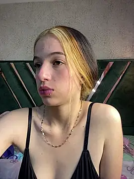 aly_16 élő XXX-chatje