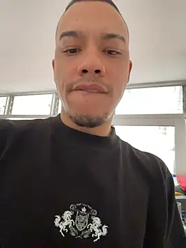 Chat +18 de AlphaMasterXxx ao vivo