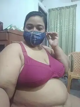 momo_loves' Live XXX Chat