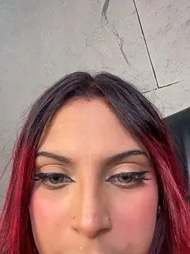 Chatroom XXX en direct de GiaRedd