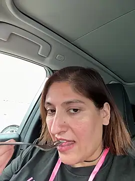 Spicy-Kareena Live XXX-Chat