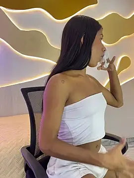 AntoniaSantos Adlı Modelin Web Kamerası Şovu