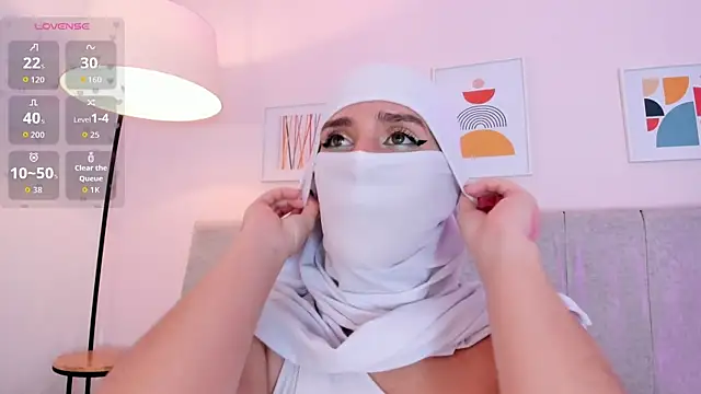 rawiya Show in webcam