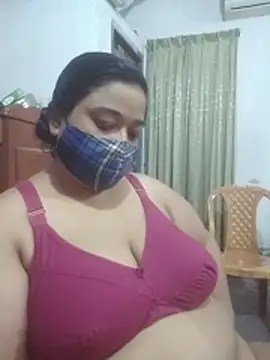 momo_loves' Webcam Show