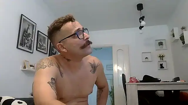 yanick931 Adlı Modelin Canlı XXX Sohbeti