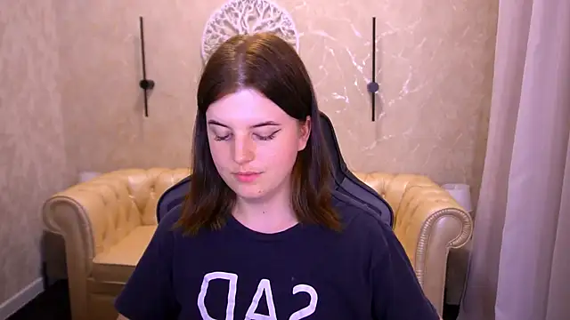 KristiFoxy Adlı Modelin Canlı XXX Sohbeti