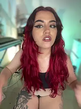 NikkiNix Chat XXX in diretta