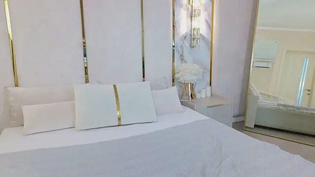 Lili_Lohan Adlı Modelin Canlı XXX Sohbeti