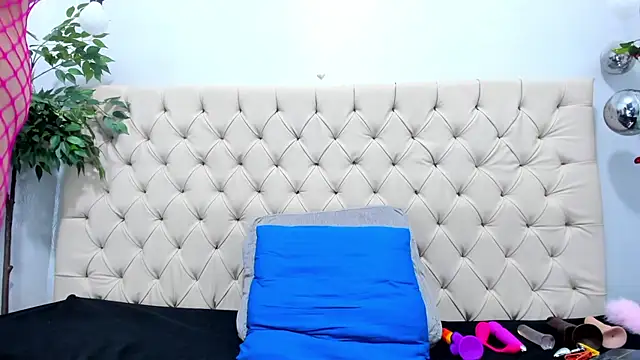 Živý XXX chat Anggie_Miller