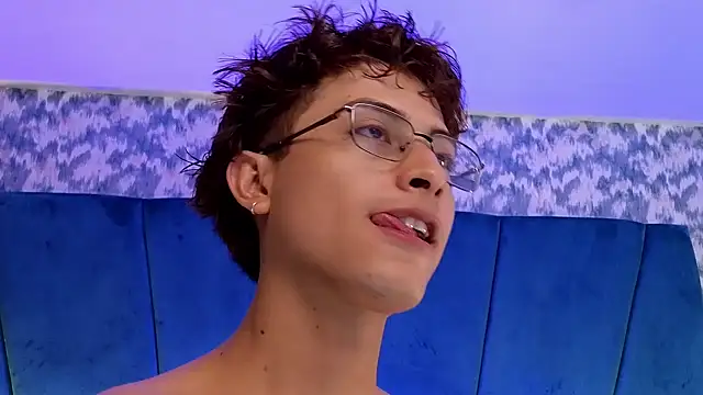 Chat XXX Live Aaron_Eze