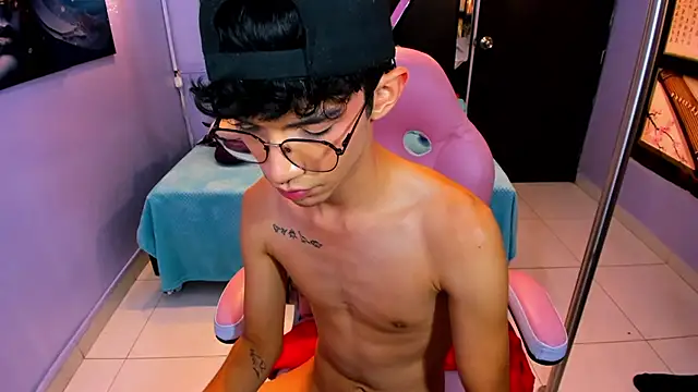 LiamHeatx Live XXX-Chat