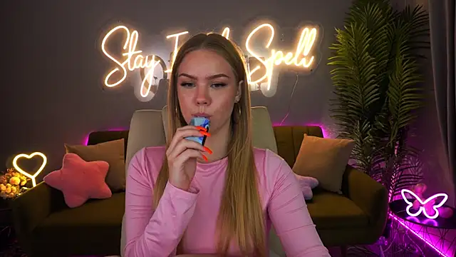 XXX chat uživo modela CelesteNoir
