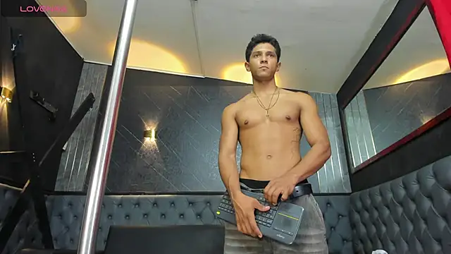 Yoel_Blessed élő XXX-chatje