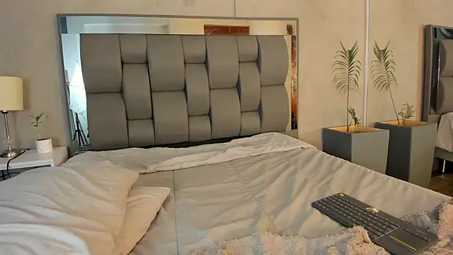 Charlie___Musk Adlı Modelin Canlı XXX Sohbeti