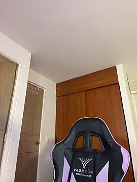 ArianaReynoldss' Live XXX Chat
