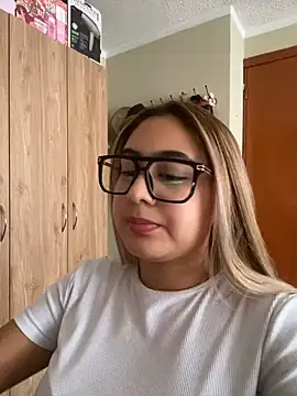 دردشة Miabonnett_ الجنسية المباشرة