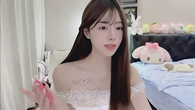 Evacute-top Adlı Modelin Canlı XXX Sohbeti