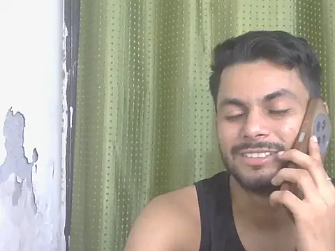 Czat XXX na żywo – Stubborndesiboy