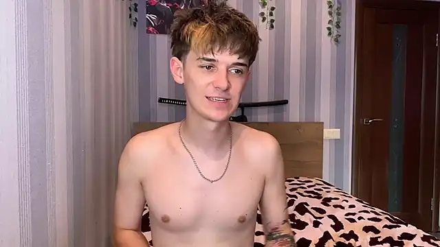 yoursexykun Chat XXX in diretta