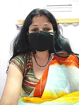 Show modela Priyaji7575 na web-kameri