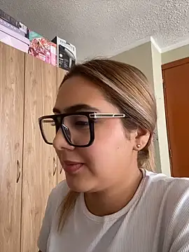 Miabonnett_ Adlı Modelin Canlı XXX Sohbeti