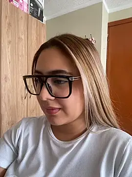 แชท XXX สดของ Miabonnett_