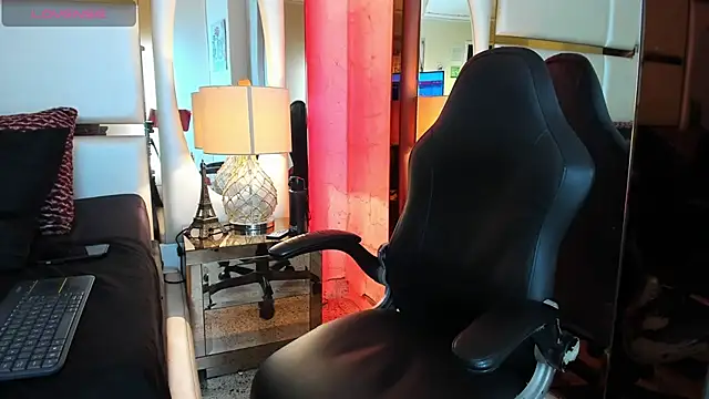 Chat +18 de Raziel_Duskbane ao vivo