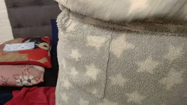 CurveyChocClitX5 Live XXX-Chat