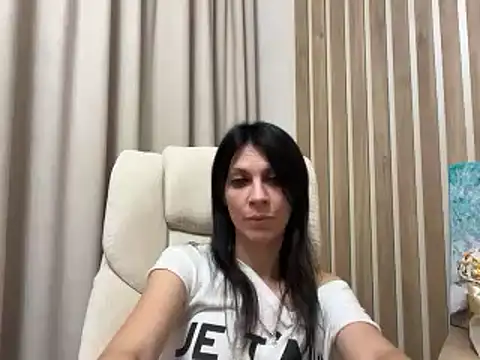 Czat XXX na żywo – InjaAtHome