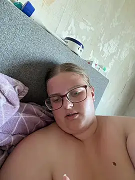 CurvyPaar2 Live XXX-Chat