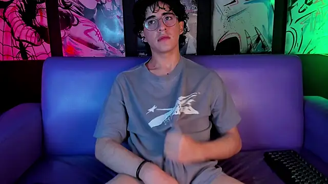 ElliotNoir live XXX chat