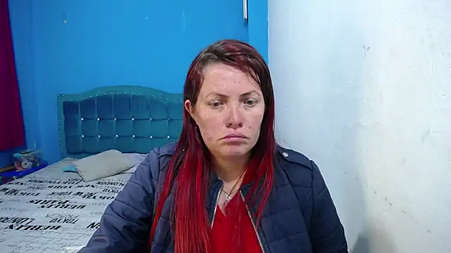 carolinhe26 live XXX chat
