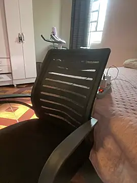 Chat +18 de La_Milli ao vivo