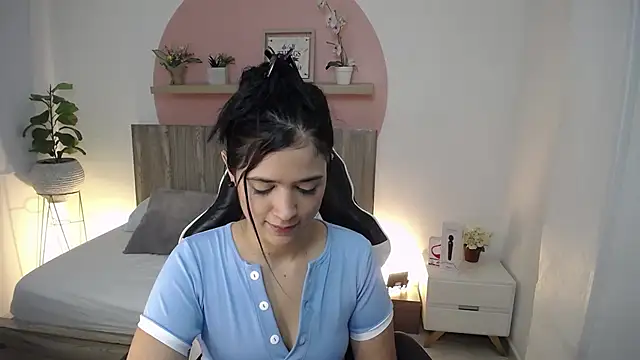 lucia_henao_: онлайн-секс-чат