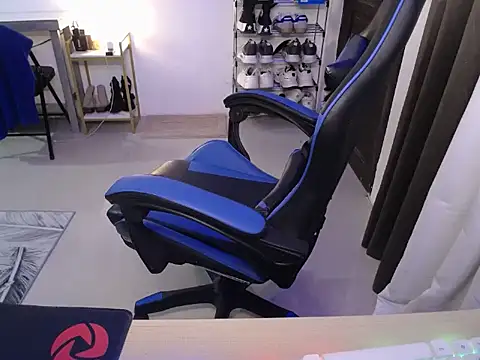 urasianjohnny Adlı Modelin Web Kamerası Şovu