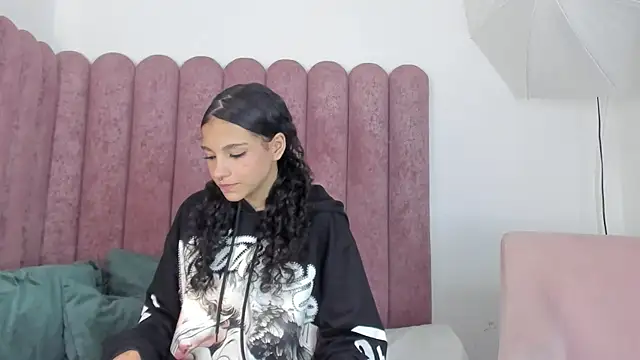 Chat XXX en directo de MiaLauren_